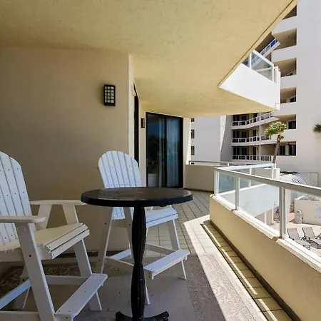 East Pass Towers 212 Apartment
